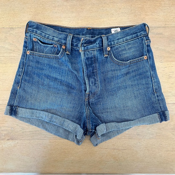Levi’s - wedgie fit cuffed cone denim shorts - size 29 - Picture 1 of 6